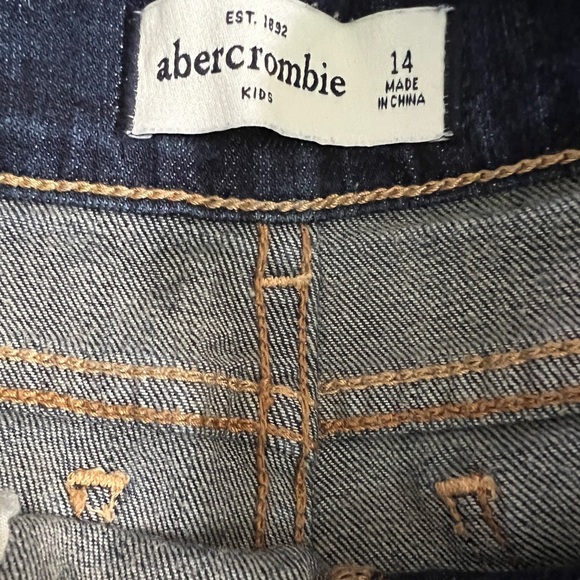 Classic Abercrombie Kids Denim Jeans Shorts ~ Size 14 - Picture 3 of 8